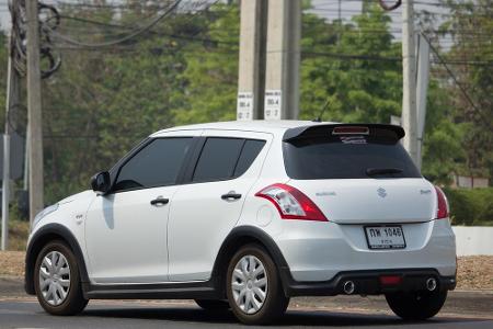 Weiter geht es mit etwas leichtem. Erkennen Sie diesen Autohersteller?