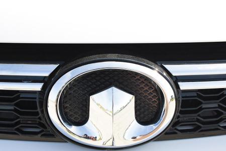 Es handelt sich um den chinesischen Hersteller Great Wall, welcher in den kommenden Jahren auch nach Europa expandieren will.