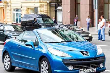 Seit drei Jahren ist der Peugeot 207 CC nur noch als Gebrauchtwagen auf dem Markt erhältlich. Das Fahrzeug, welches besonder...