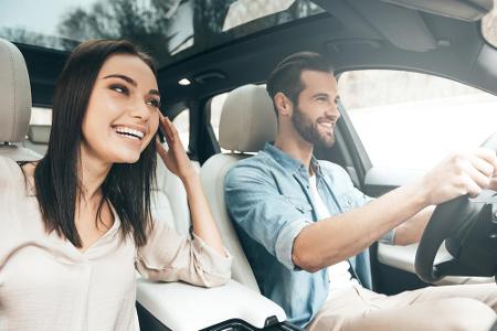 Derzeit trübt vielen Autofahrern der Blick auf ihre Tankrechnung die Freude am Fahren. Mit der richtigen Fahrweise kann jedo...