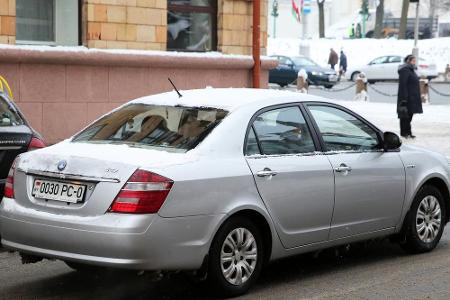 In China bietet Geely eigene Modelle an. Einige davon scheinen jedoch nicht sehr beständig zu sein. So wurde die Mittelklass...