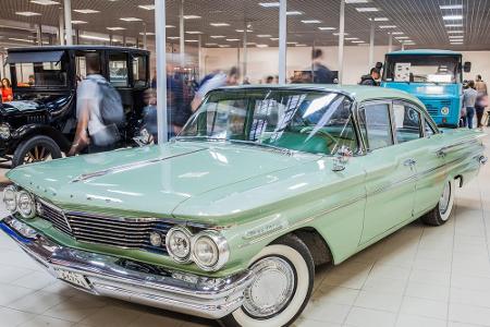 1959 erweiterte Pontiac die Modellpalette mit dem Catalina. In mehreren Generationen wurde der Catalina bis 1981 gefertigt. ...