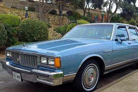 Für den kanadischen Markt stellte Pontiac von 1957 bis 1986 den Parisienne her. Das Modell der oberen Mittelklasse gab es en...