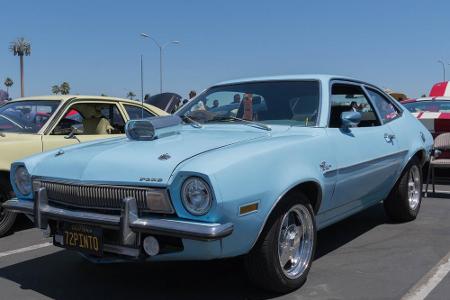 In den 70ern stellte Ford den Pinto her. Es war der Vorgänger des Ford Escorts. Der Name des Fahrzeugs war sehr unglücklich ...