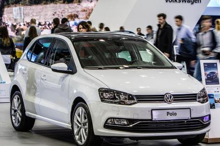 Während es der VW Golf nicht einmal unter die Top Ten geschafft hat, erreicht der VW Polo immerhin Platz vier. 2017 kostete ...