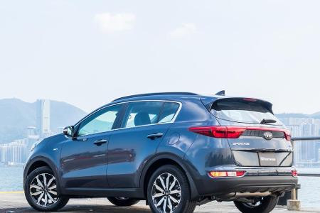 Platz 5: Kia Sportage. Das teuerste Auto in den Top Ten kommt aus Südkorea. Der SUV kostet 25.146 Euro. Gegenüber einem Neuw...