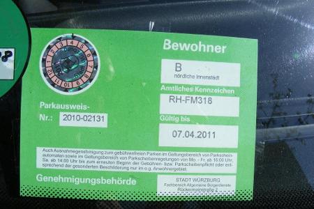 Parken in Städten ist mittlerweile ein Luxus. Glück haben jene, die einen Bewohnerparkausweis beantragen können. Doch diesen...