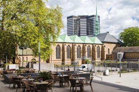 Platz 9: Essen. Minimal günstiger kommen Anwohner im Zentrum des Ruhrgebiets davon. In Essen müssen sie für einen Parkauswei...