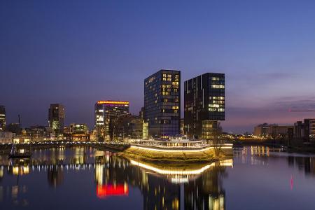 Platz 7: Düsseldorf. Auch in der Hauptstadt von Nordrhein-Westfalen ist eine Antragstellung im Internet bisher nicht möglich...