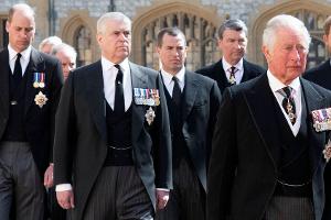 Prinz Charles will Bruder Andrew aus Schloss Windsor verbannen