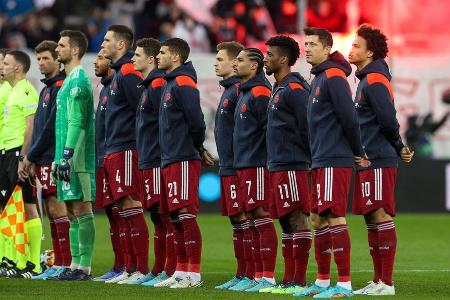 Im Hinspiel des Achtelfinales in der Champions League traf der FC Bayern am Mittwochabend auf den österreichischen Serienmeister RB Salzburg. In einem intensiven Spiel lag die Nagelsmann-Elf nach fahriger Anfangsphase lange zurück, verdiente sich mit einer starken zweiten Halbzeit aber letztlich noch den 1:1-Ausgleich. Alle Bayern-Stars in der Einzelkritik: