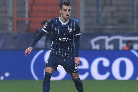 Trainer Reis brachte den Innenverteidiger kurz vor Schluss. Sollte mit seiner Körpergröße hohe Bälle rausköpfen.