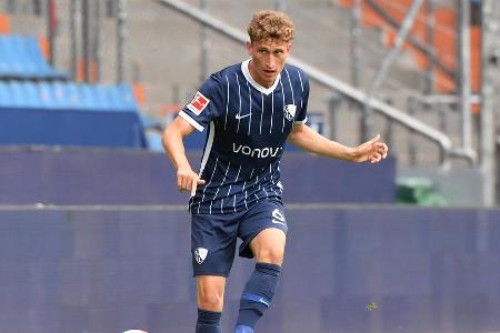 Erst sein zweiter Startelfeinsatz - aber was für einer! Hatte zunächst noch Schwierigkeiten ins Spiel zu finden, wurde aber von Minute zu Minute sicherer. Bereitete zwei VfL-Treffer vor.