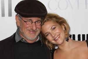Drew Barrymore feiert "E.T."-Jubiläum mit "Vaterfigur" Spielberg