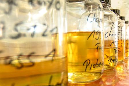 Spurensuche im Motoröl, Meguin Labor