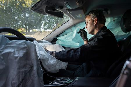 50 Jahre Mercedes-Benz Unfallforschung: Die Realität als Maßstab 50 years of Mercedes-Benz Accident Research: Reality as the yardstick