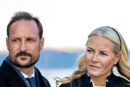 Haakon und Mette-Marit von Norwegen brechen Familienurlaub ab