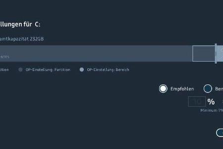 SSDs halten per Over-Provisioning (OP) oft einen Teil des Speicherplatzes vor, damit der Controller immer freie Zellen zum Schreiben hat. Herstellertool verraten Ihnen, wie viel Kapazität Ihr Flash-Laufwerk dafür verwendet.