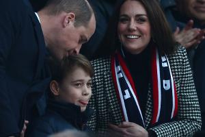 Herzogin Kate und Prinz William mit Prinz George bei der Rugby-EM