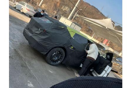 Lotus Typ 132 SUV China Erlkönig