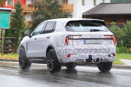 Erlkönig Lotus SUV