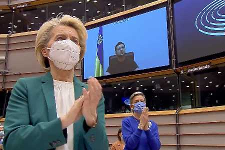 Sondersitzung des Europäischen Parlaments, Ursula von der Leyen