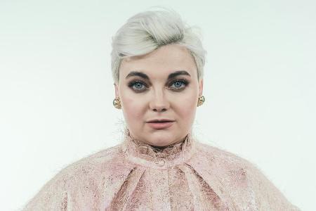 Sängerin ela.: Das ist ihre Botschaft zum Weltfrauentag