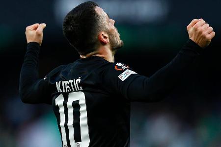 Versenkte eine Schlitzohr-Flanke direkt im langen Eck und brachte die Eintracht somit früh in Front (14.). Bis auf zwei weitere Versuche (55./90.), bei denen der Serbe recht frei zu Abschlüssen kam, offensiv nur selten zu sehen. Ließ N'Dicka in der Rückwärtsbewegung ab und an im Stich.