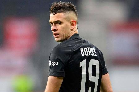 Hatte offensiv etwas wenig Bindung zum Spiel, arbeitete dafür sehr engagiert im Gegenpressing. Verbuchte den entscheidenden Ballgewinn vor der frühen Führung (14.). Dass der Kolumbianer erst per Elfmeter (52.) und wenig später erneut frei vor Bravo scheiterte (64./67.), passte zu seinem insgesamt unglücklichen Auftritt.