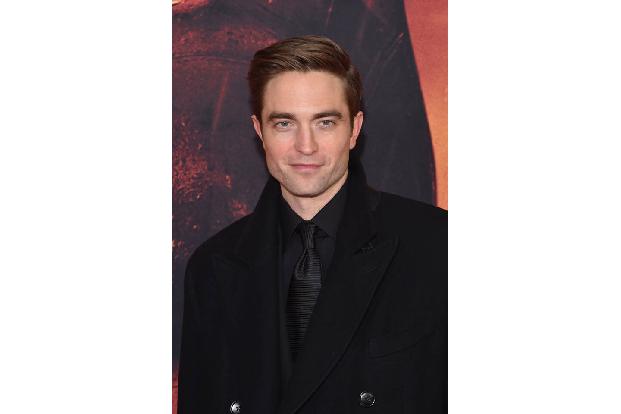 Auf dem Höhepunkt des 'Twilight'-Ruhms konnte Robert Pattinson nicht einmal einkaufen gehen, ohne dass Fans ihn belagerten. Paradoxerweise fühlte sich der Darsteller dadurch einsamer denn je und zog s ...