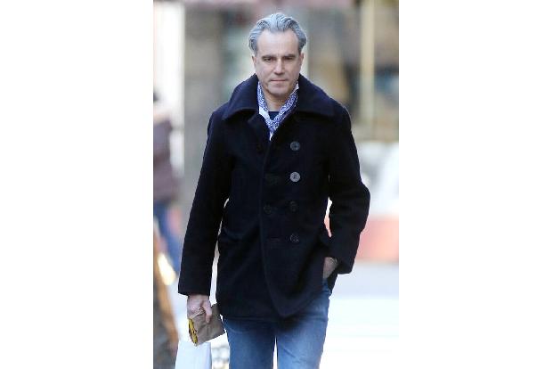 Daniel Day-Lewis interessierte der Star-Rummel um seine Person nie — er wollte nur schauspielern. Dass er sich im besten Alter zur Ruhe setzte, sagt ja schon einiges über den dreifachen Oscar-Gewinner ...