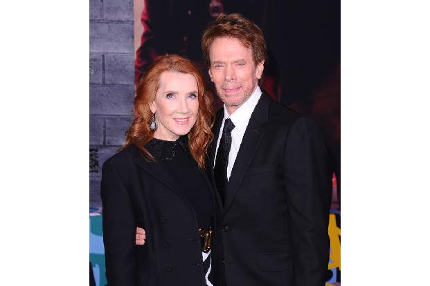 Erfolgsproduzent Jerry Bruckheimer (hier mit seiner Frau Linda) scherte sich nicht um seine Nachbar*innen, als er eine Reihe Bäume auf seinem Anwesen in Kalifornien pflanzen ließ, die den Anwohner*inn ...