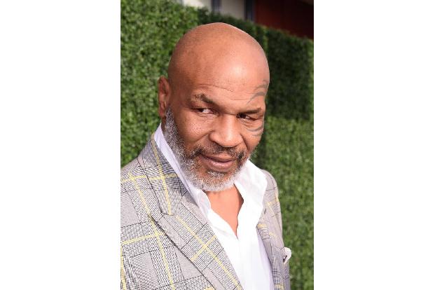 Mit der Einigung befindet er sich in guter oder besser gesagt schlechter Gesellschaft. Auch andere Berühmtheiten nahmen lieber Geld in die Hand als vor Gericht zu erscheinen. Box-Rüpel Mike Tyson eini ...