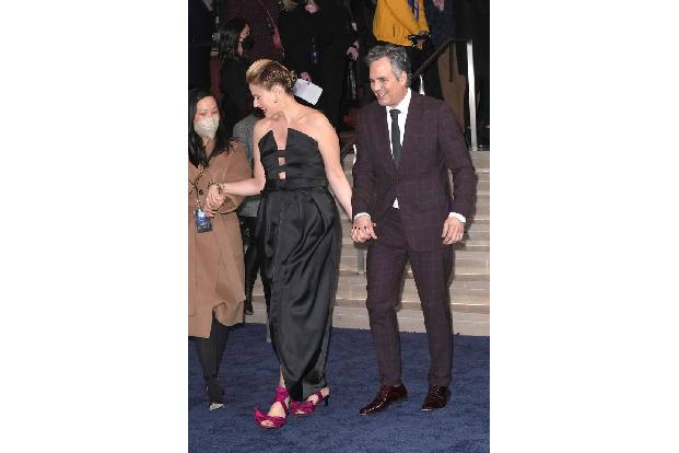 Dessen Eltern werden von Mark Ruffalo (der mit seiner Frau Sunrise Coigney zur Premiere erschien)...