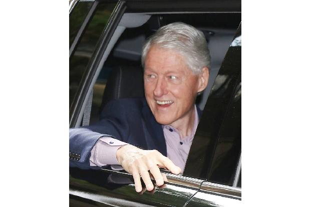 Denselben Betrag strich auch der ehemalige US-Präsident Bill Clinton ein — allerdings erschien 'My Life' schon 2004. Der Vorschuss wäre heute rund 22 Millionen wert.