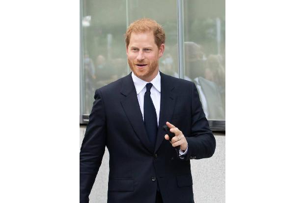 Schon jetzt zittern die britischen Royals vor einem Buch, für das es noch nicht einmal ein Veröffentlichungsdatum gibt. Prinz Harry soll schon seit geraumer Weile an seinen Memoiren arbeiten. Im Somme ...