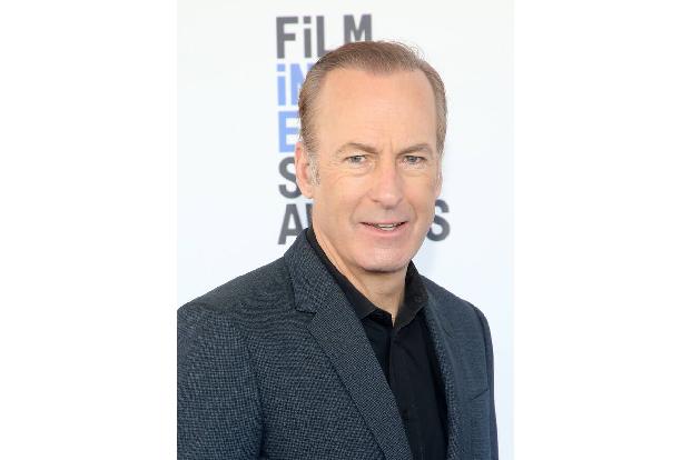 Erst vor wenigen Wochen brach Bob Odenkirk am Set von 'Better Call Saul' zusammen. In diesem Fall war der Grund ein ernster: Der Schauspieler hatte einen Herzinfarkt — doch Bob überlebte.