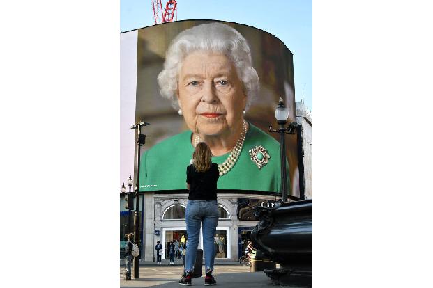 Jeder kennt die riesige elektronische Werbetafel am Londoner Piccadilly Circus. Im Monat März wird dort statt für Konsum-Produkte für mentale Gesundheit geworben. Mit der Aktion 'Take A Moment' will d ...