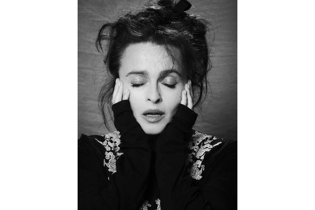 …Ausstellung mit denselben Fotos begleitet — der Ausstellungsraum liegt direkt unter der Tafel und wurde von der Gemeindeverwaltung Westminster Counil organisiert. Dort können sich die Besucher*innen ...