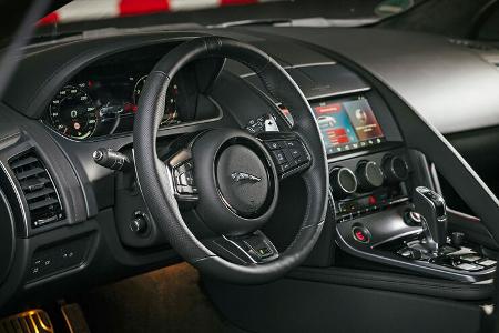 Jaguar F-Type R, Interieur