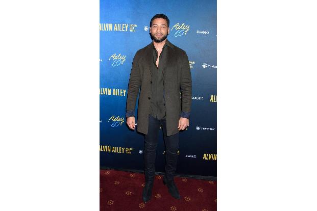 So bizarr der Fall auch sein mag, der Vorwurf ist echt: Jussie Smollett wurde jetzt zu 150 Tagen Gefängnis verurteilt. Die Geschichte nahm Anfang 2019 ihren Lauf. Der Serienstar war vor seiner eigenen ...