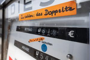 Brunner Tankstelle mit Halbliterpreisen