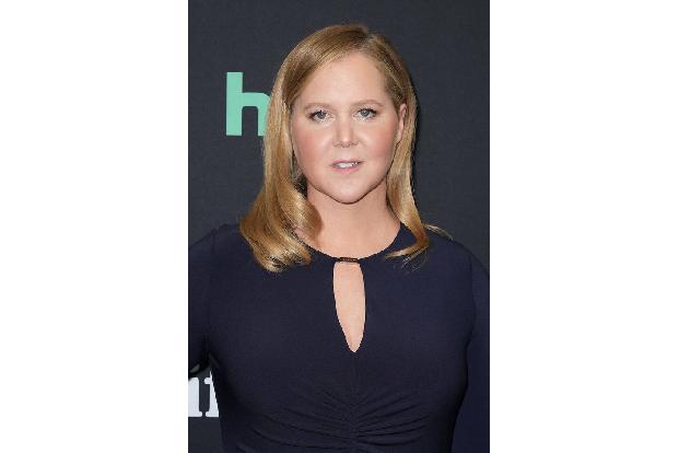 Amy Schumer wird in diesem Jahr gemeinsam mit Wanda Sykes und Regina Hall durch die Zeremonie führen. Dabei wird sie kein Blatt vor den Mund nehmen, kündigte die Komikerin an. 