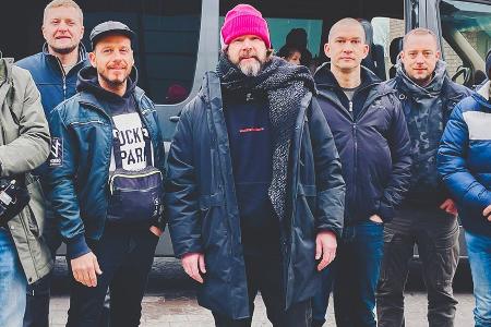 Rea Garvey bringt Hilfstransport in die Ukraine