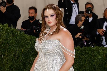 Dünne Augenbrauen feiern ihr Comeback