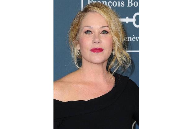 Dabei lief ihr Debüt alles andere als glatt: Christina brach sich in einer Preview-Vorstellung den Fuß und konnte nicht mehr tanzen. Im englischsprachigen Raum wünschen sich Bühnendarsteller*innen vie ...