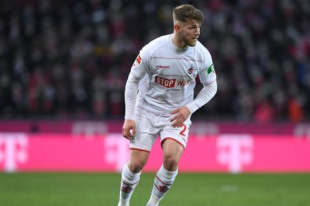 Vereitelte hinten mit einem überragenden Tackling gegen Reyna wohl einen sicheren Gegentreffer. Nach vorne ging nicht mehr allzu viel für den Joker. War an keinen klaren Torraumaktionen mehr beteiligt.