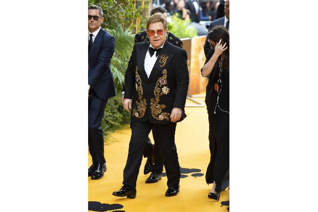 ...Erforschung der Krankheit sowie Aufklärung gesammelt hat. Seine Oscar-Partys am Rande der großen Preisverleihung in Hollywood sind mittlerweile legendär, dort wird weiterhin fleißig gesammelt.