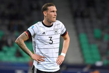 Agierte bei seinem Heimspiel im Hoffenheimer Stadion als echter Aktivposten für die Nationalmannschaft. Wurde häufig mit Steilpässen geschickt. Konnte sich in der Folge verlässlich Platz verschaffen und brachte auch seine Flanken mit guter Quote zum Mitspieler. Legte per Eckball den Führungstreffer durch Havertz auf (36.).