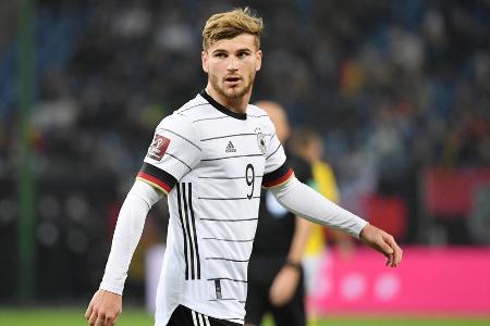 Zeigte hohe Laufbereitschaft und bot sich immer wieder als Anspielstation an. Leistete sich in der Anfangsphase noch zu viele kleine Fehler in seinem Spiel und wirkte unsicher. Blieb aber am Drücker und verbuchte sein Tor (45.). Muss sich aber einmal mehr die schwache Chancenverwertung ankreiden lassen.